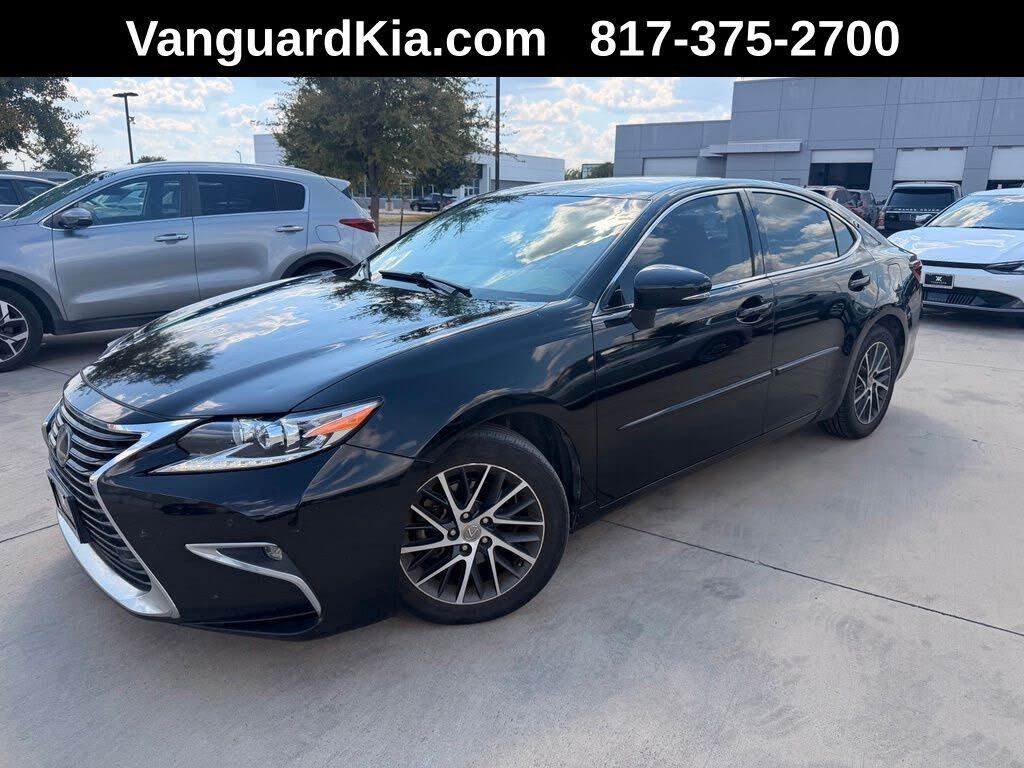 2017 LEXUS ES
