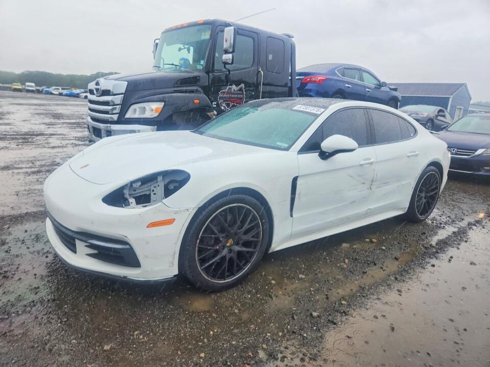 2018 PORSCHE Panamera