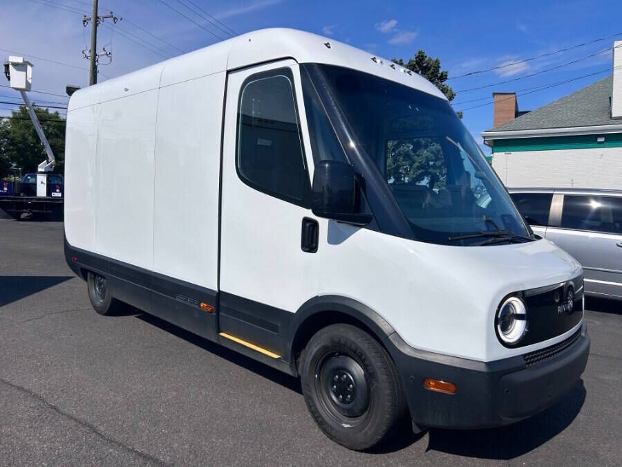 2024 RIVIAN RCV