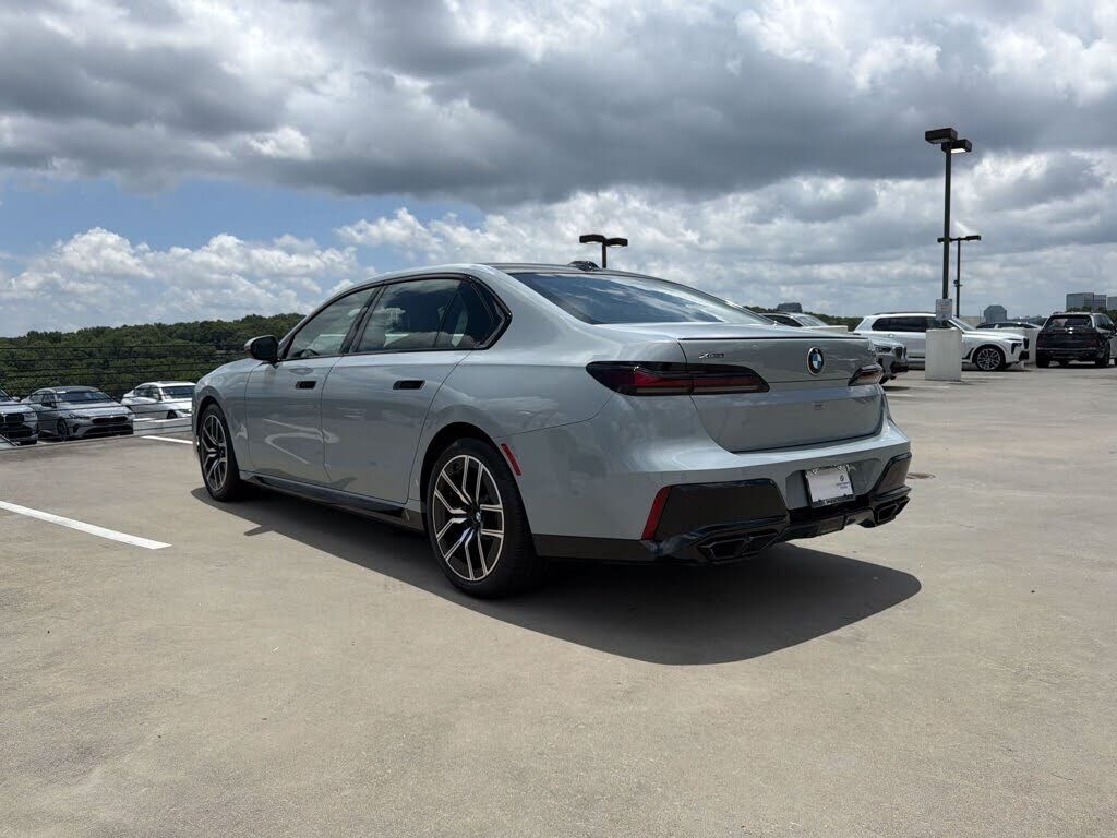 2023 BMW 760i