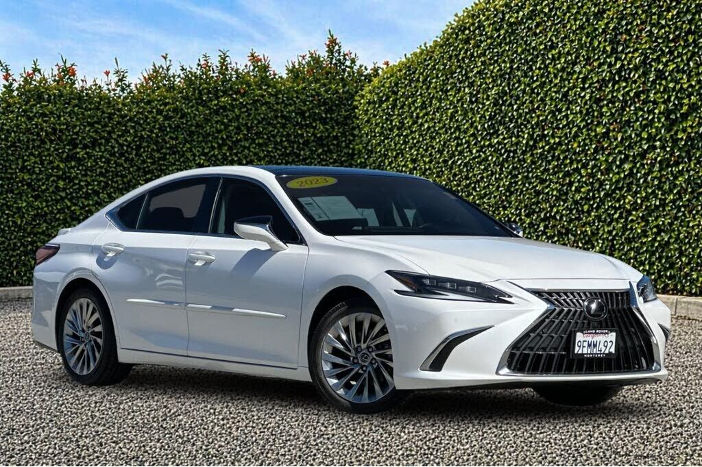 2023 Lexus ES