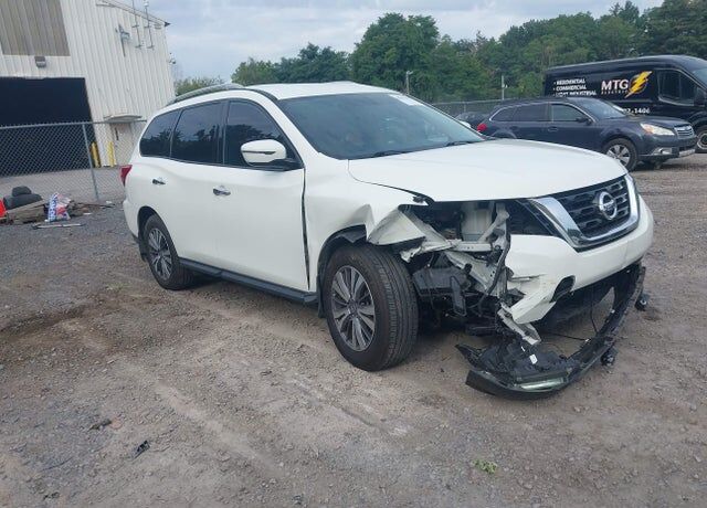 2020 NISSAN Pathfinder