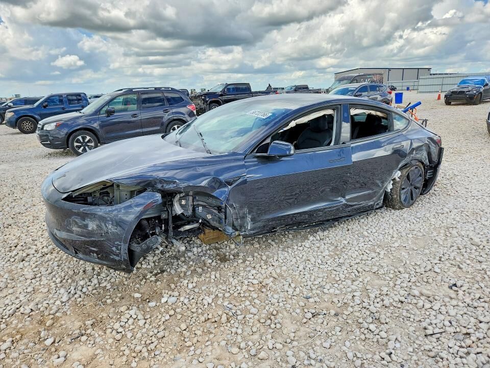 2026 TESLA Model 3
