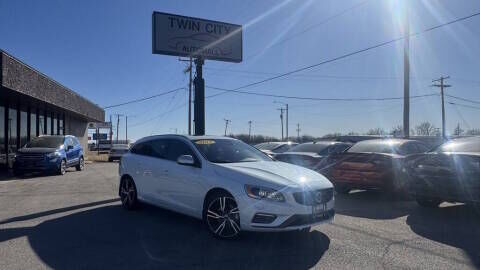 2017 VOLVO V60