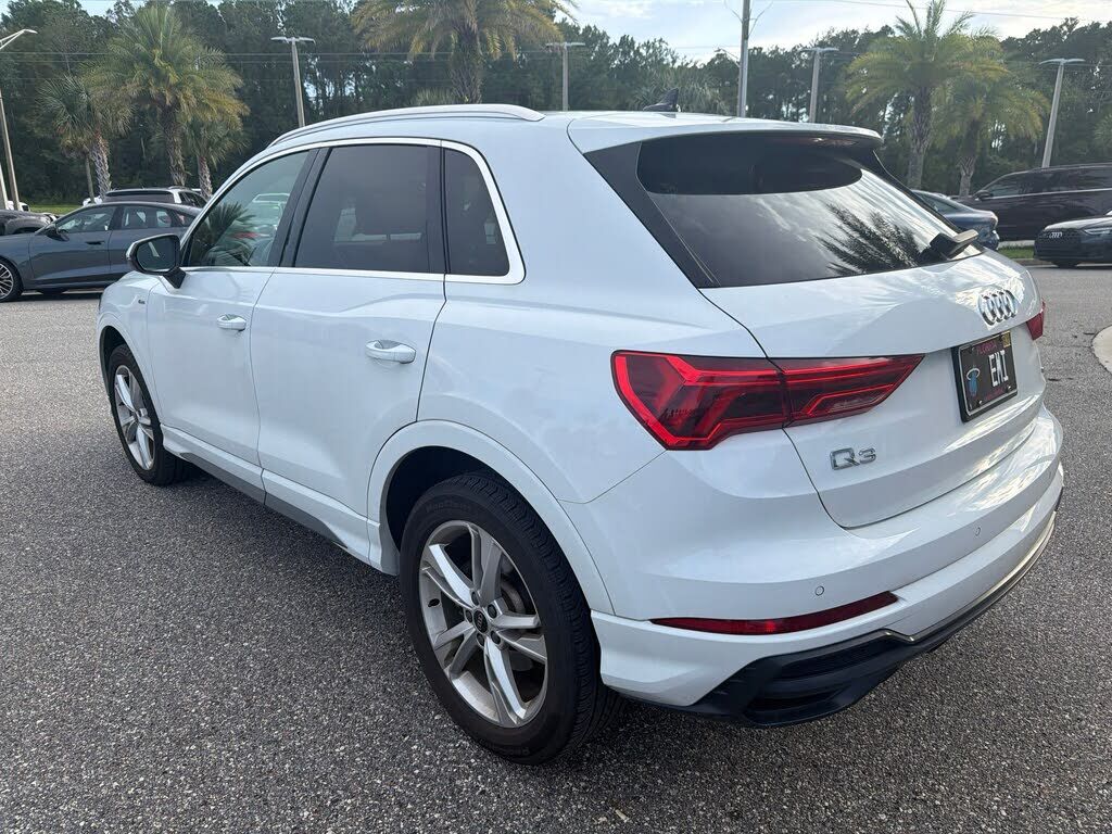 2022 Audi Q3