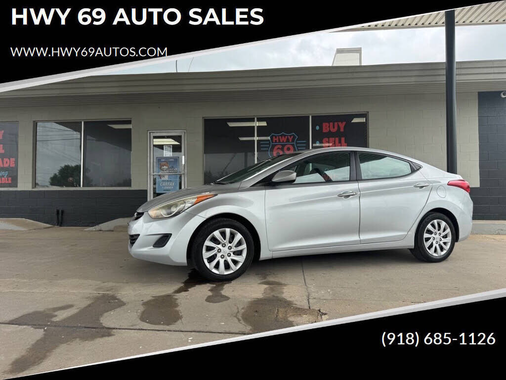 2011 HYUNDAI Elantra
