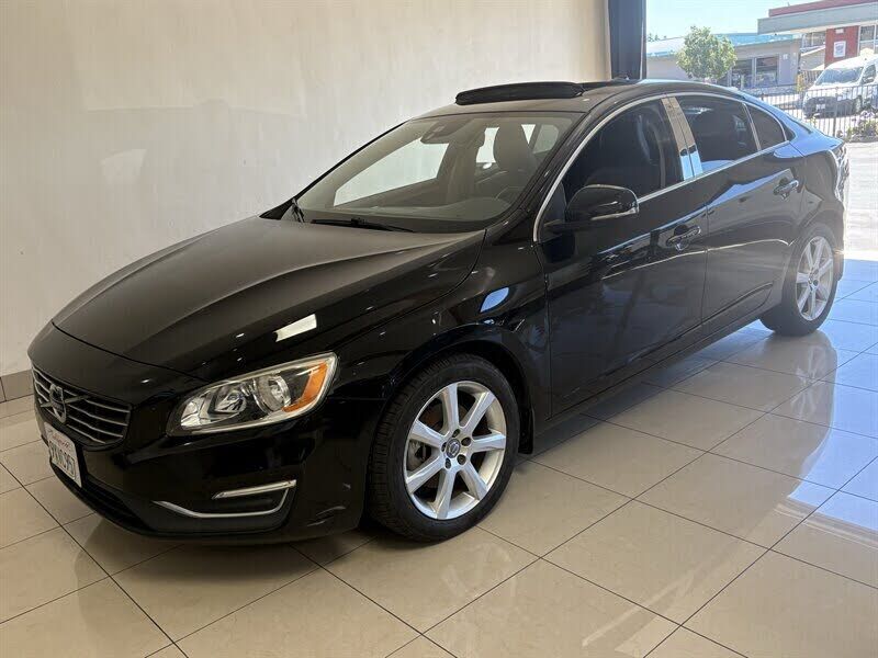 2016 VOLVO S60