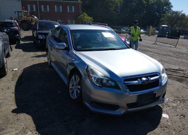 2013 SUBARU Legacy