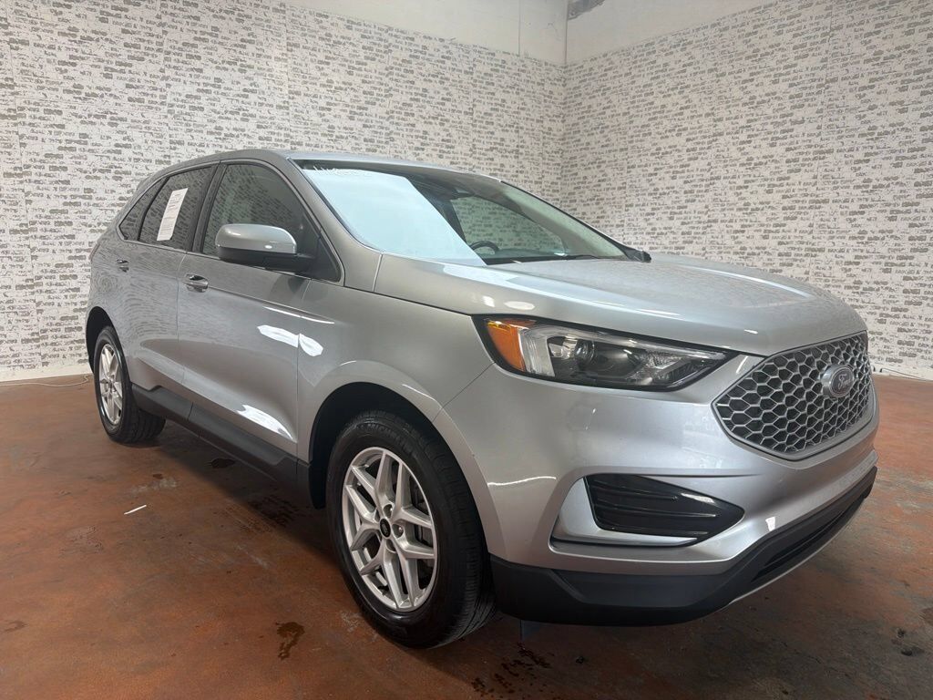 2023 FORD Edge