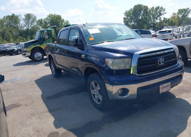 2011 TOYOTA Tundra