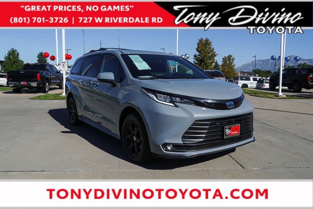 2025 TOYOTA Sienna