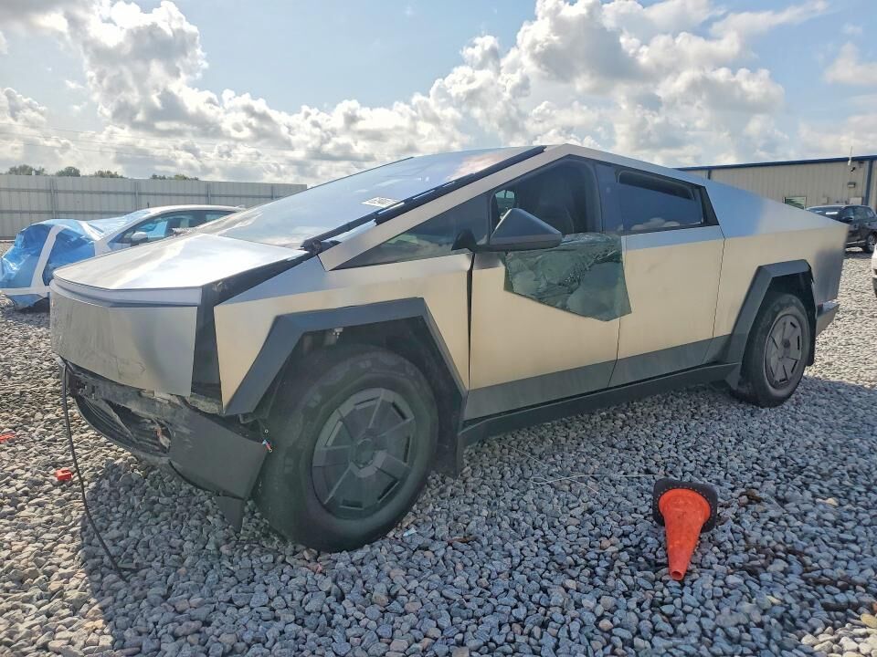 2025 TESLA Cybertruck