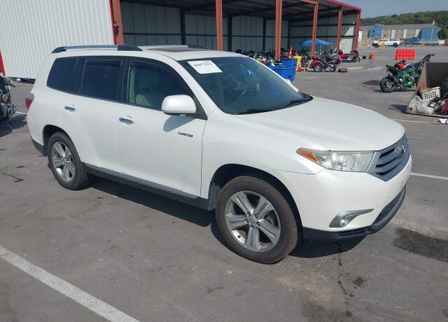 2011 TOYOTA Highlander