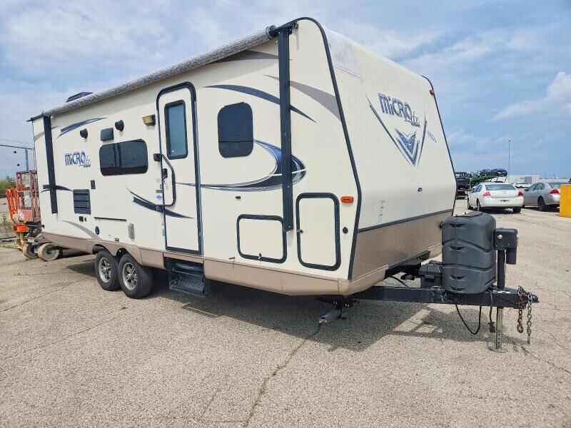 2017 FOREST RIVER Flagstaff Lite Weight Trailers