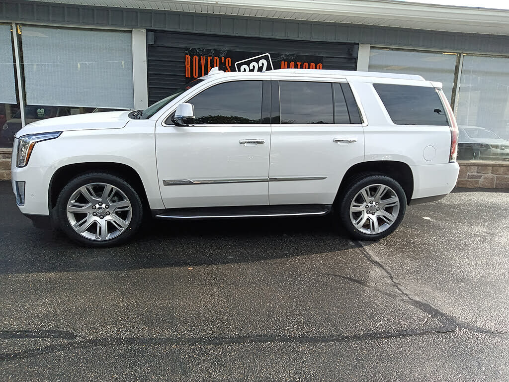 2017 CADILLAC Escalade
