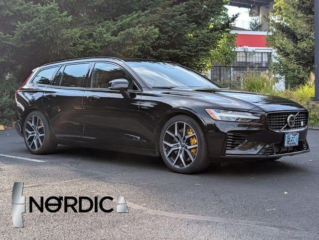 2025 VOLVO V60