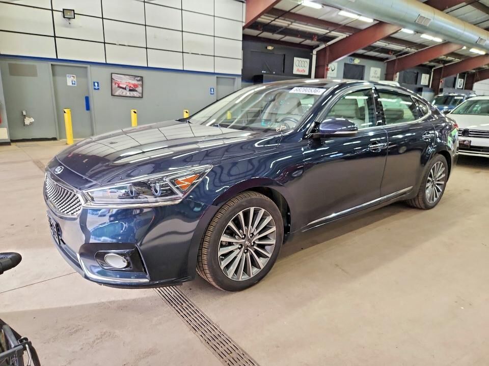2017 KIA Cadenza