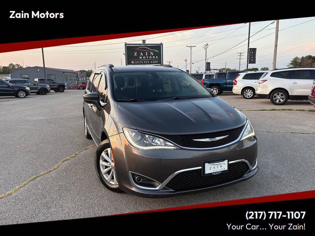 2017 CHRYSLER Pacifica