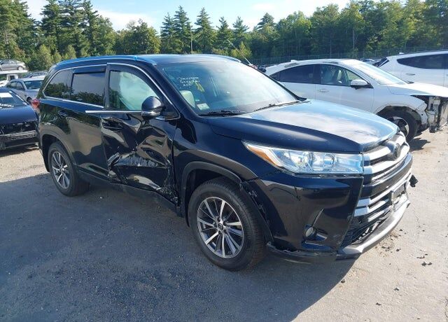 2019 TOYOTA Highlander