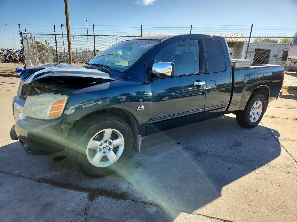 2004 NISSAN Titan