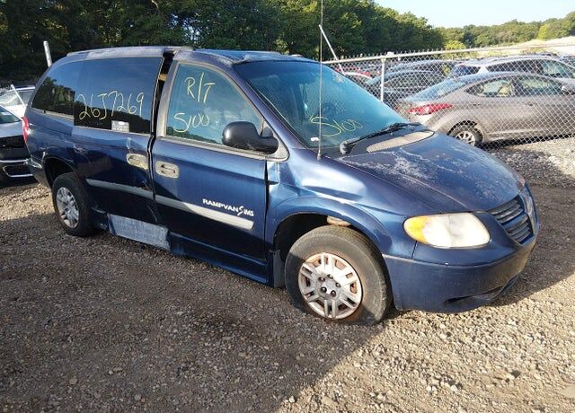 2005 DODGE Caravan