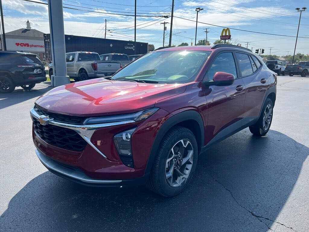 2025 CHEVROLET Trax