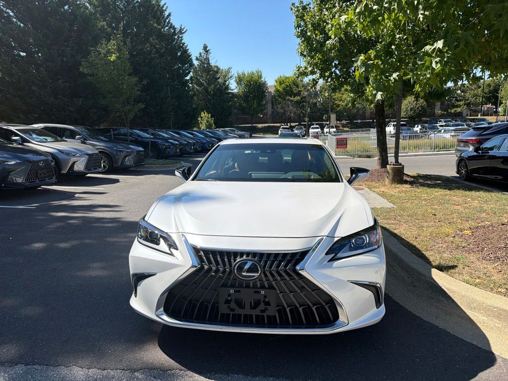 2025 Lexus ES