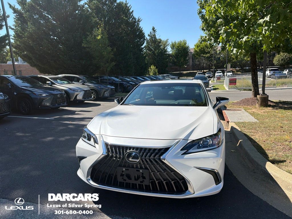 2025 LEXUS ES