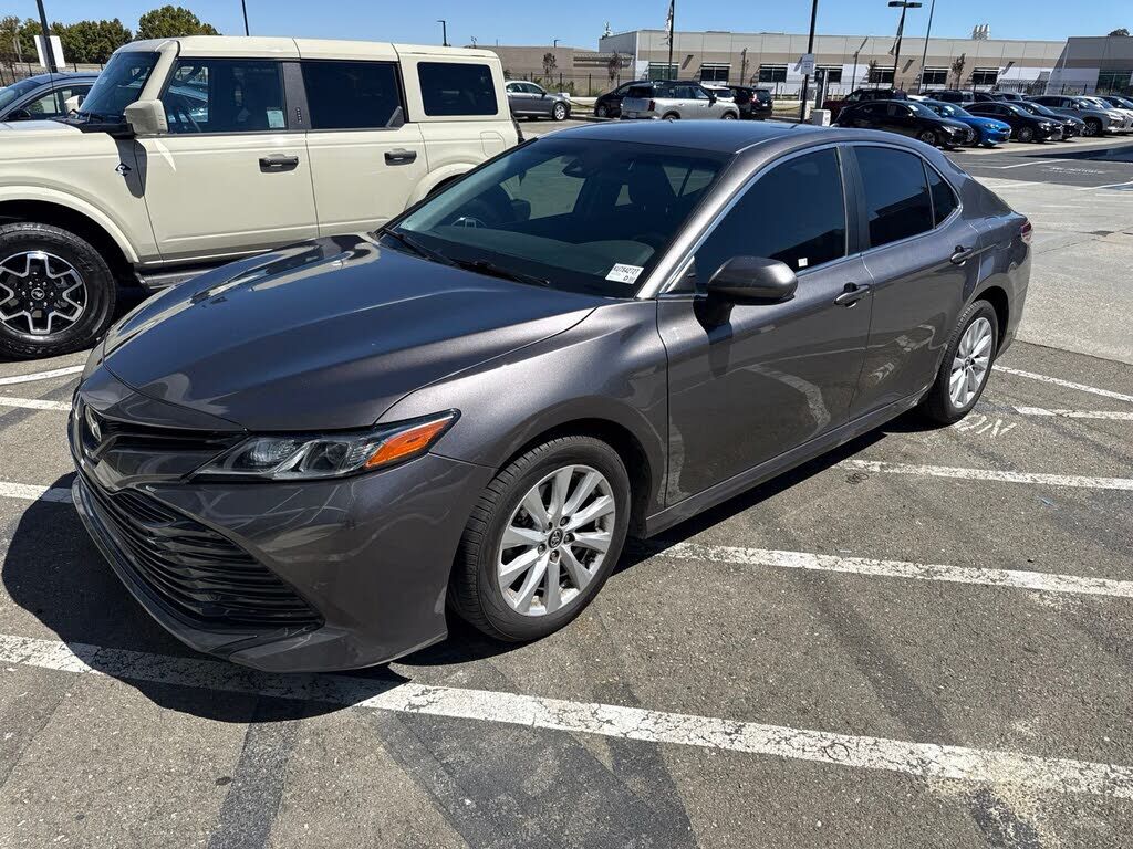 2019 TOYOTA Camry