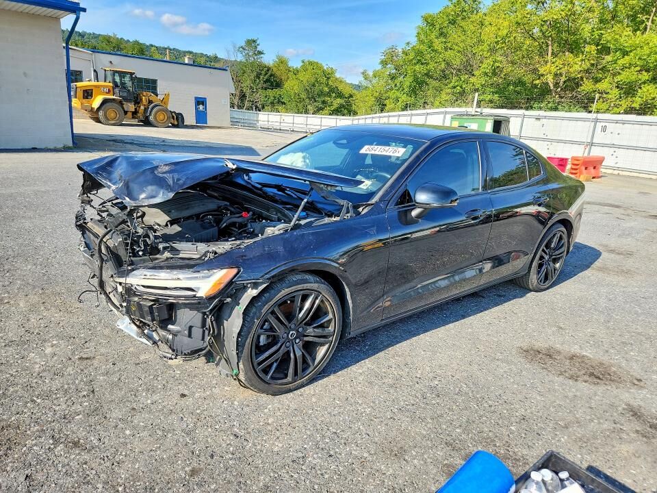 2023 VOLVO S60