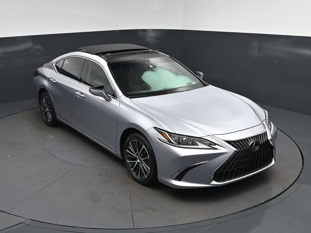 2025 LEXUS ES