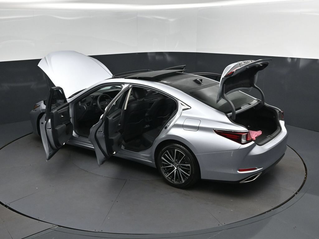 2025 Lexus ES