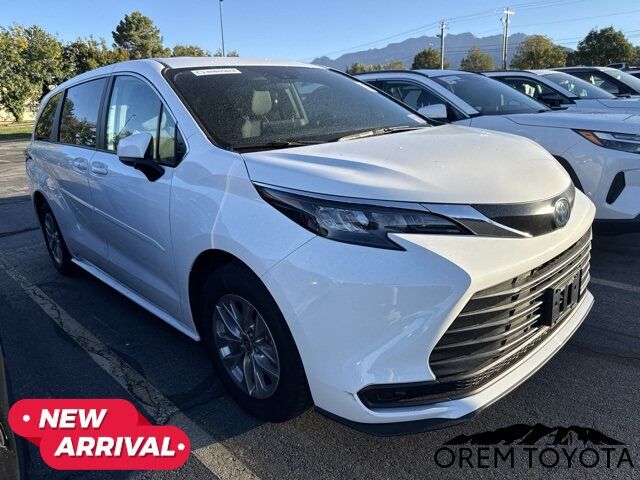 2024 TOYOTA Sienna