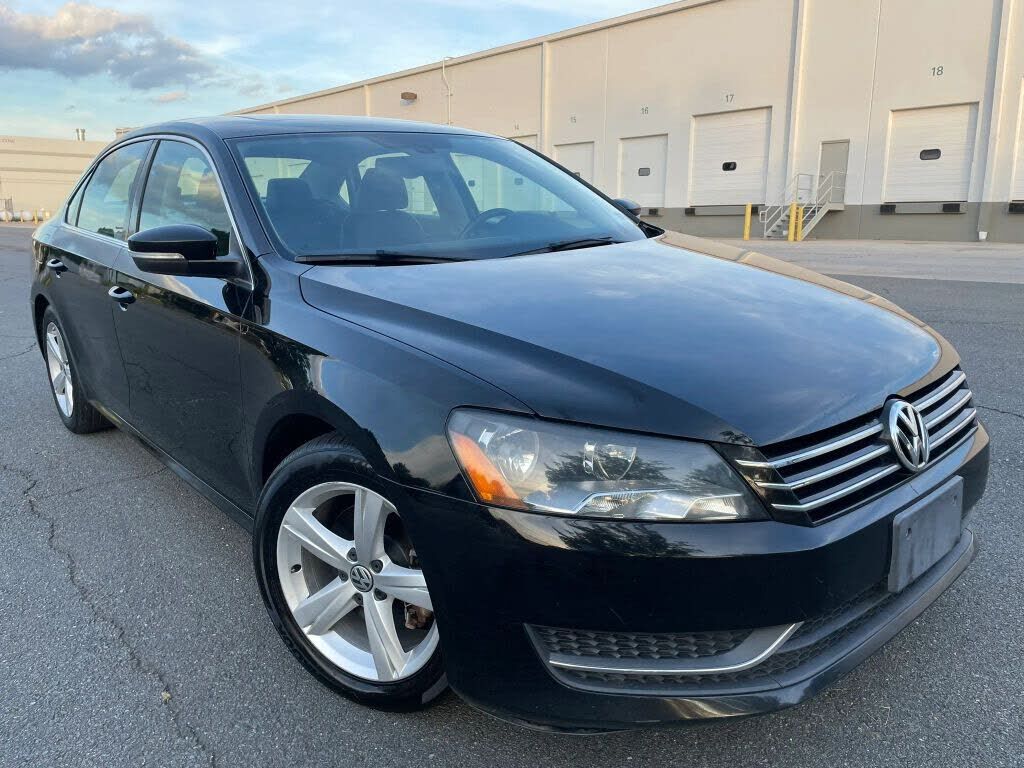 2013 VOLKSWAGEN Passat