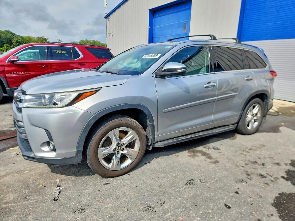 2017 TOYOTA Highlander
