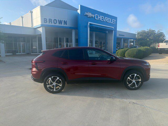 2025 CHEVROLET Trax