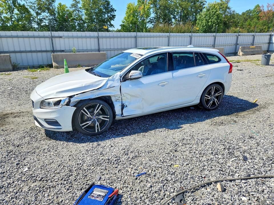 2018 VOLVO V60