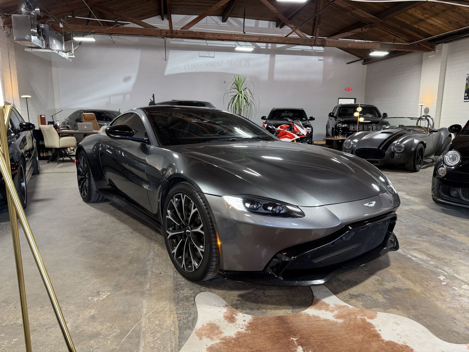 2019 ASTON MARTIN V8 Vantage