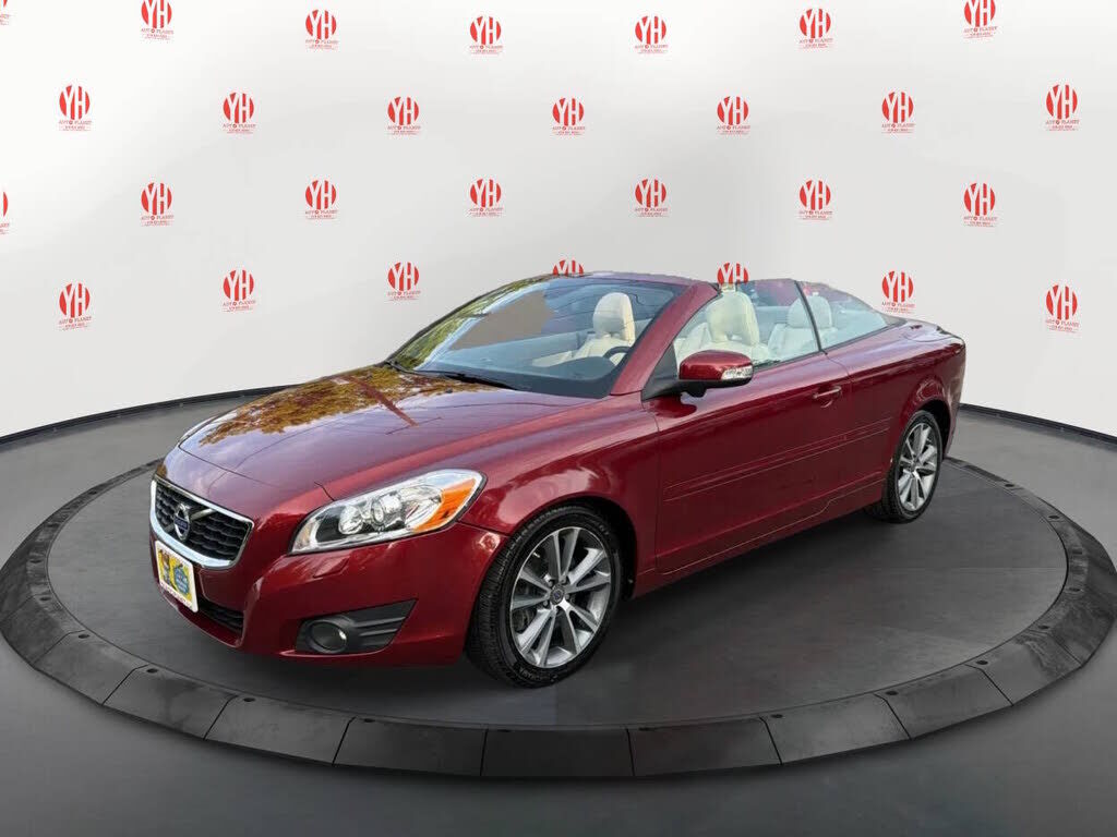 2011 VOLVO C70