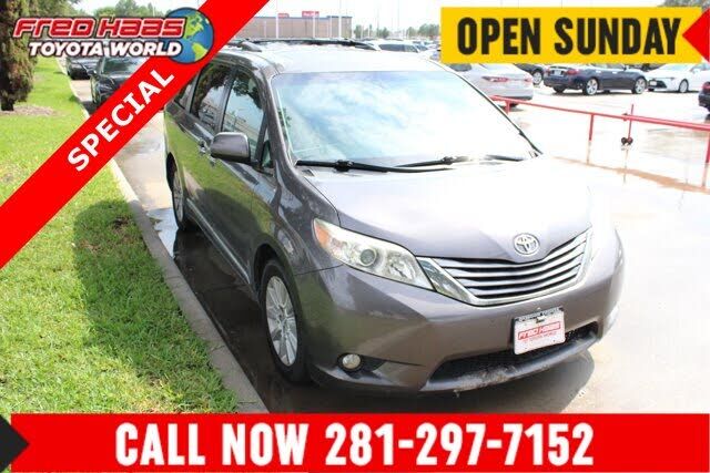2015 TOYOTA Sienna