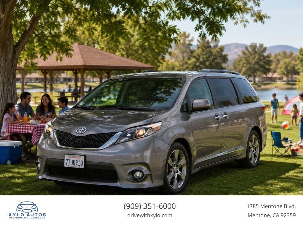 2016 TOYOTA Sienna