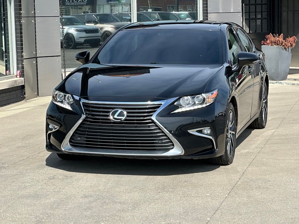 2016 LEXUS ES