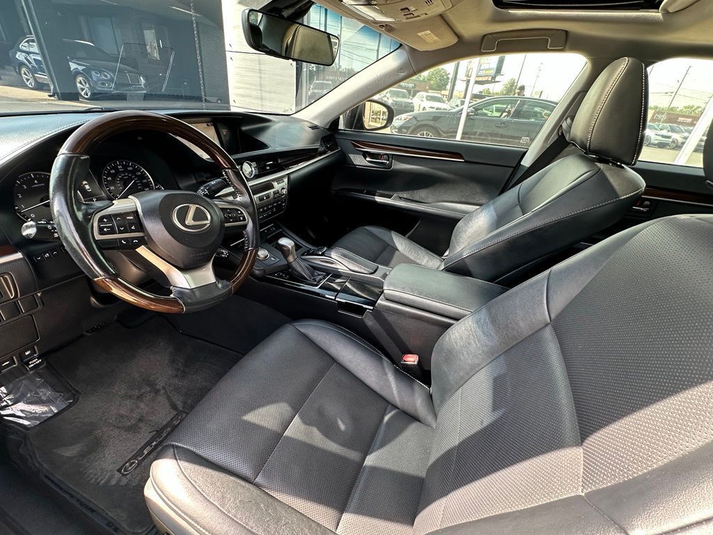 2016 Lexus ES