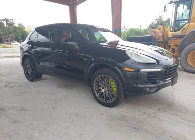 2017 PORSCHE Cayenne