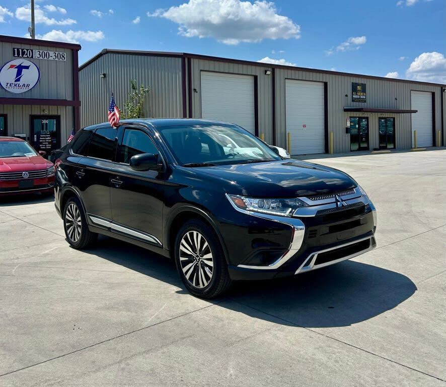 2020 MITSUBISHI Outlander
