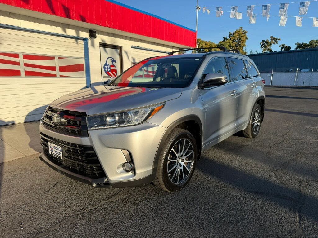 2017 TOYOTA Highlander