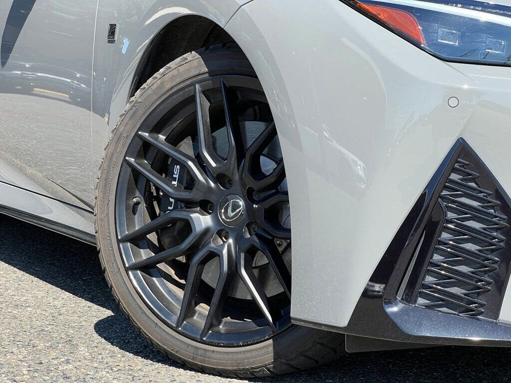 2022 Lexus IS