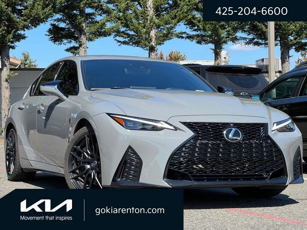 2022 LEXUS IS