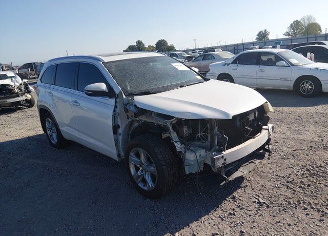 2015 TOYOTA Highlander