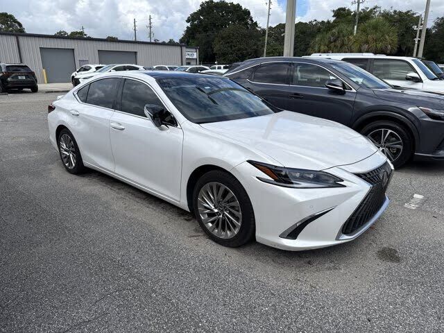 2022 LEXUS ES